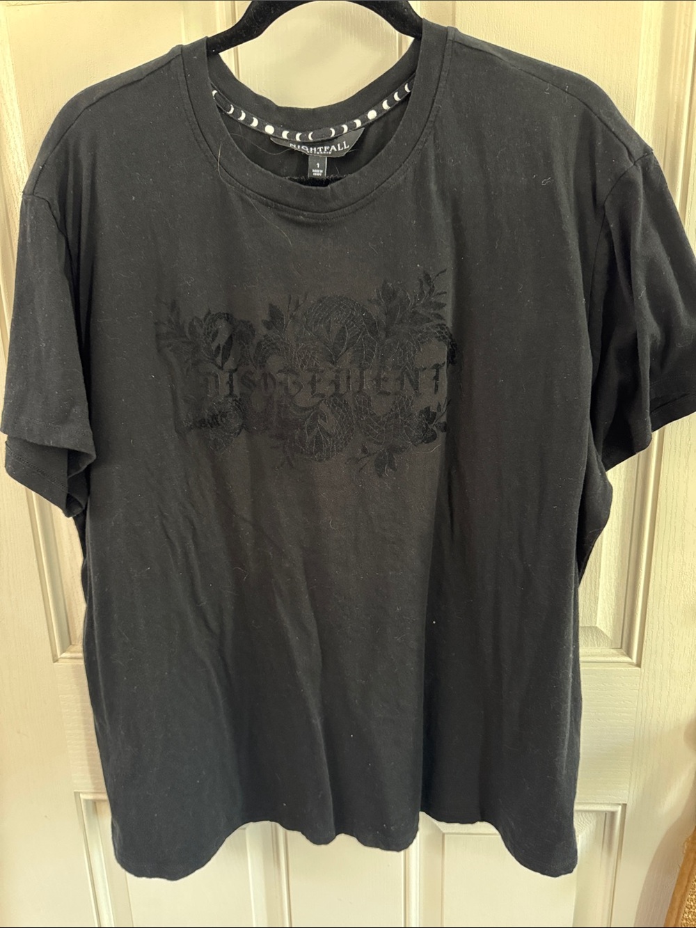 torrid Black Short Sleeve Graphic Crew Tee